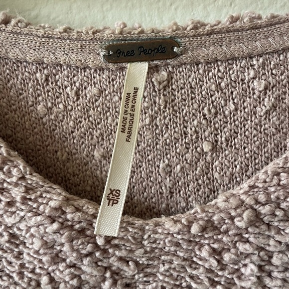 Free people popcorn crop sweater in pink - Picture 4 of 5